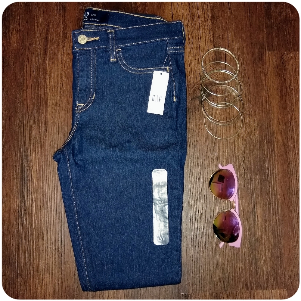 Gap | NWT Jeans Skinny/Legging Style Dark Demin | Size 0